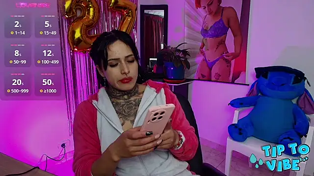 TinnaDawsom online show from 03/07/25, 01:09