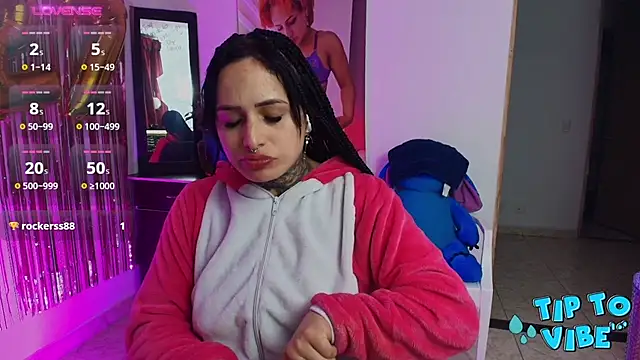 TinnaDawsom online show from 03/07/25, 04:13