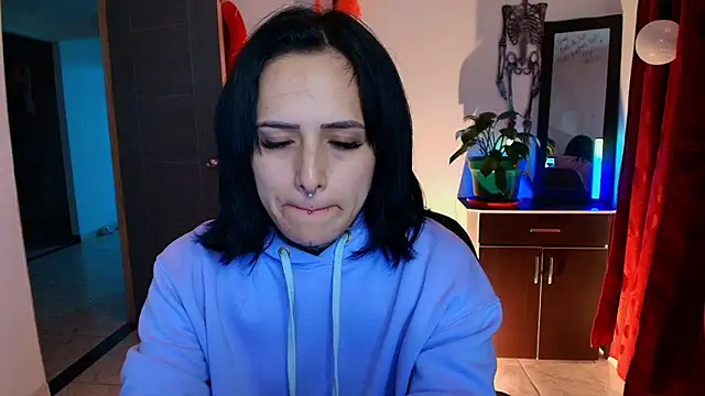 TinnaDawsom online show from 10/17/25, 11:40