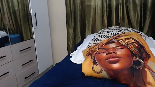 Foxybrownxx1 online show from 11/21/25, 08:29