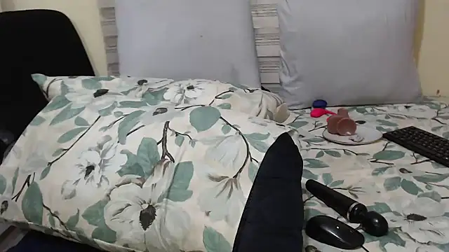 Foxybrownxx1 online show from 05/18/26, 06:14