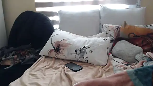 Foxybrownxx1 online show from 05/27/26, 06:32
