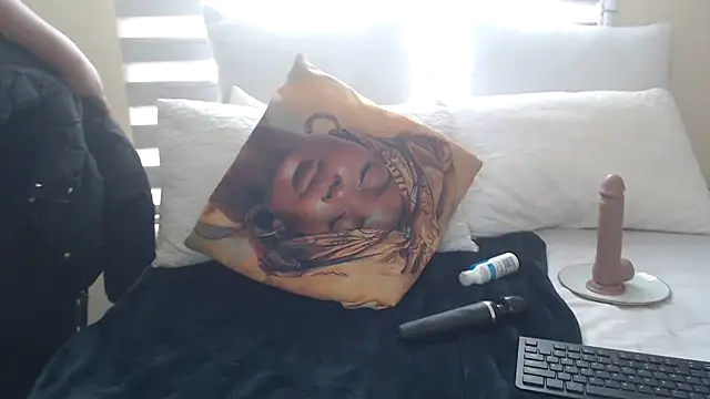 Foxybrownxx1 online show from 06/02/26, 08:16