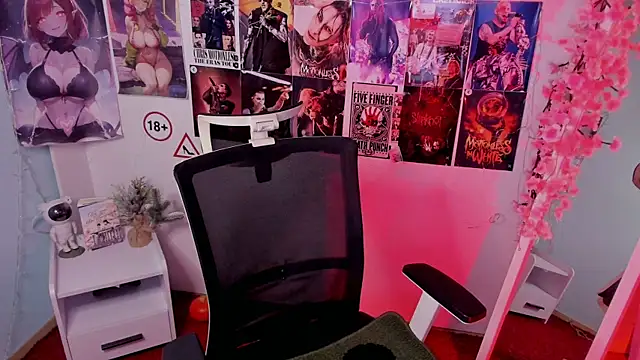 Rudy 02 online show from 12/14/25, 08:02