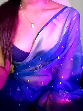 Snapshot of QueenOfHeart_07 chatting on 01/08/25, 10:27 QueenOfHeart 07 online show from 01/08/25, 10:27