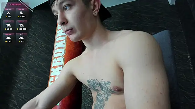 Snapshot of leonardsmith01 chatting on 12/18/24, 09:18 leonardsmith01 online show from 12/18/24, 09:18