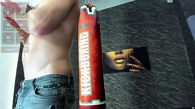 Snapshot of leonardsmith01 chatting on 12/24/24, 01:27 leonardsmith01 online show from 12/24/24, 01:27