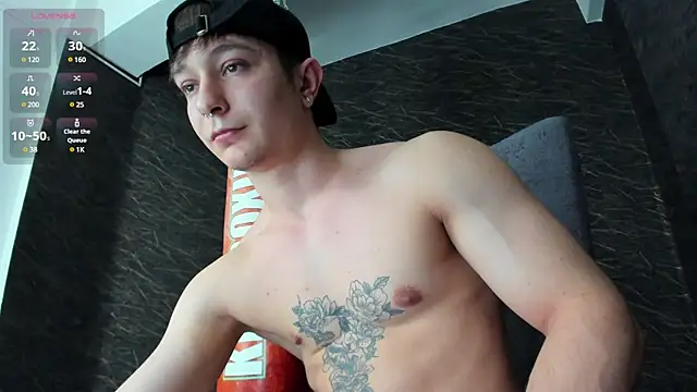 Snapshot of leonardsmith01 chatting on 12/25/24, 08:28 leonardsmith01 online show from 12/25/24, 08:28