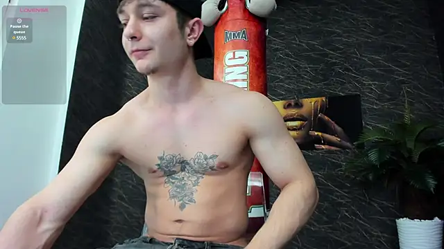 Snapshot of leonardsmith01 chatting on 01/05/25, 08:31 leonardsmith01 online show from 01/05/25, 08:31