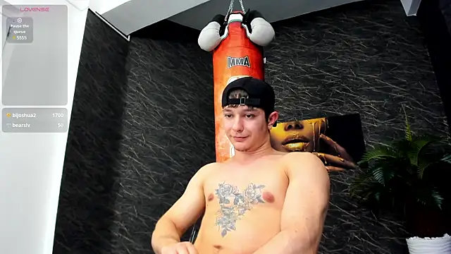 Snapshot of leonardsmith01 chatting on 01/06/25, 02:37 leonardsmith01 online show from 01/06/25, 02:37