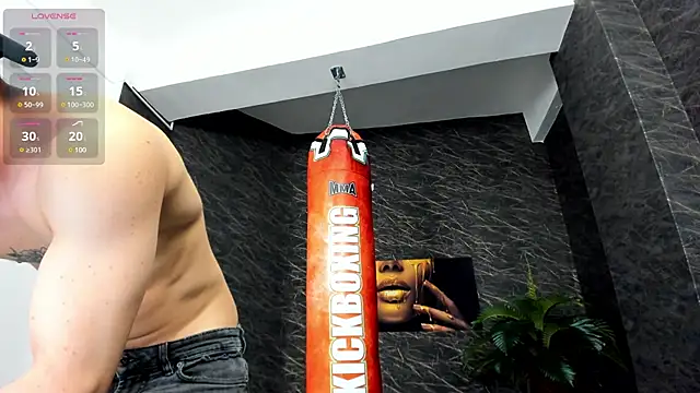 Snapshot of leonardsmith01 chatting on 01/08/25, 07:56 leonardsmith01 online show from 01/08/25, 07:56