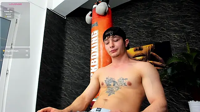 Snapshot of leonardsmith01 chatting on 01/10/25, 11:18 leonardsmith01 online show from 01/10/25, 11:18