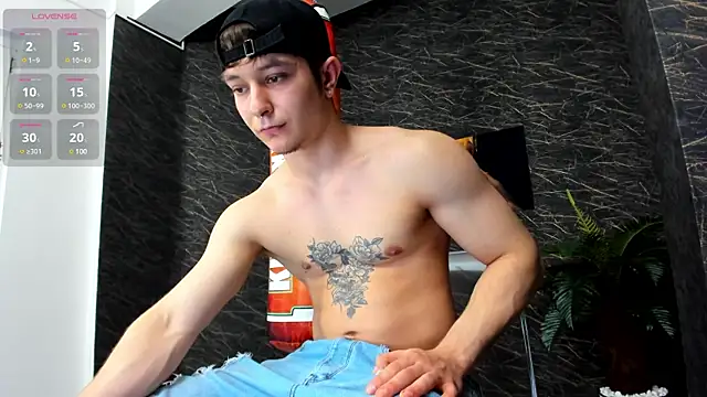 Snapshot of leonardsmith01 chatting on 01/13/25, 11:17 leonardsmith01 online show from 01/13/25, 11:17