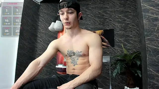 Snapshot of leonardsmith01 chatting on 01/19/25, 08:41 leonardsmith01 online show from 01/19/25, 08:41