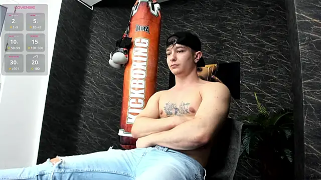 Snapshot of leonardsmith01 chatting on 01/27/25, 11:22 leonardsmith01 online show from 01/27/25, 11:22