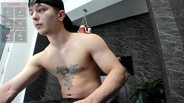 Snapshot of leonardsmith01 chatting on 02/03/25, 08:35 leonardsmith01 online show from 02/03/25, 08:35