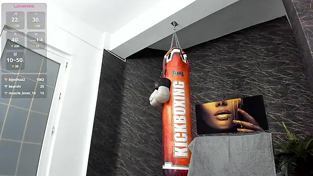 Snapshot of leonardsmith01 chatting on 02/09/25, 02:49 leonardsmith01 online show from 02/09/25, 02:49