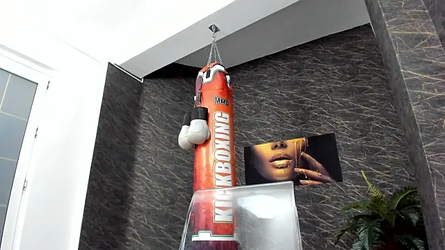 Snapshot of leonardsmith01 chatting on 02/10/25, 08:42 leonardsmith01 online show from 02/10/25, 08:42