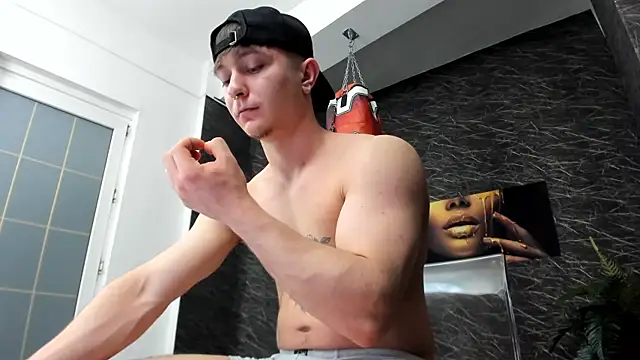 Snapshot of leonardsmith01 chatting on 02/10/25, 11:45 leonardsmith01 online show from 02/10/25, 11:45