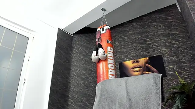 Snapshot of leonardsmith01 chatting on 02/12/25, 11:30 leonardsmith01 online show from 02/12/25, 11:30