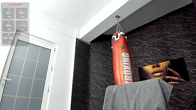 Snapshot of leonardsmith01 chatting on 02/16/25, 08:44 leonardsmith01 online show from 02/16/25, 08:44