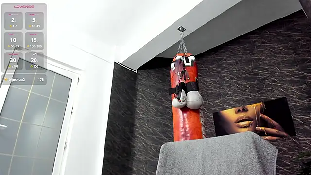 Snapshot of leonardsmith01 chatting on 02/17/25, 11:53 leonardsmith01 online show from 02/17/25, 11:53