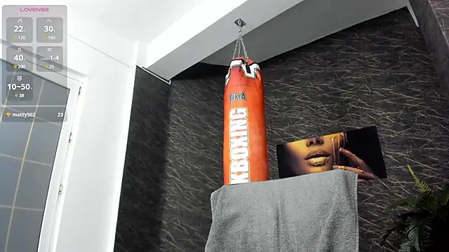 Snapshot of leonardsmith01 chatting on 02/21/25, 02:50 leonardsmith01 online show from 02/21/25, 02:50