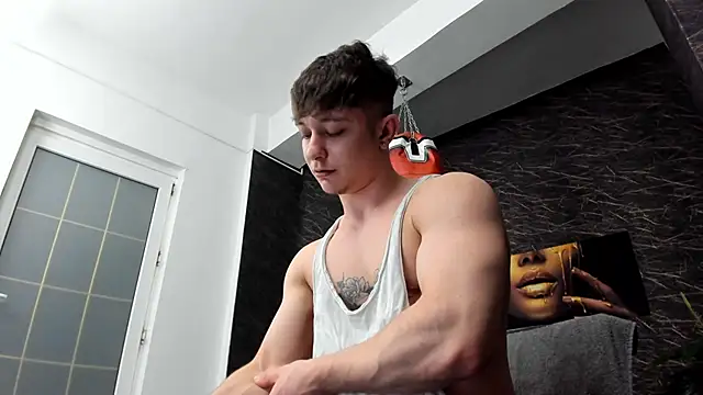 Snapshot of leonardsmith01 chatting on 02/27/25, 09:04 leonardsmith01 online show from 02/27/25, 09:04