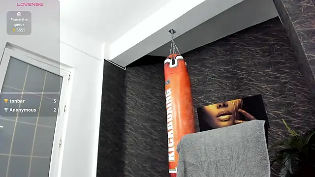 Snapshot of leonardsmith01 chatting on 03/04/25, 02:38 leonardsmith01 online show from 03/04/25, 02:38