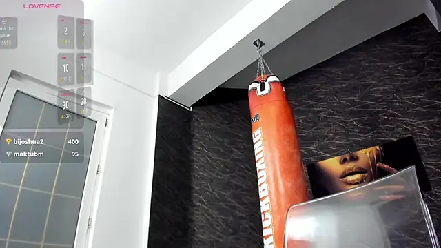 Snapshot of leonardsmith01 chatting on 03/05/25, 02:46 leonardsmith01 online show from 03/05/25, 02:46