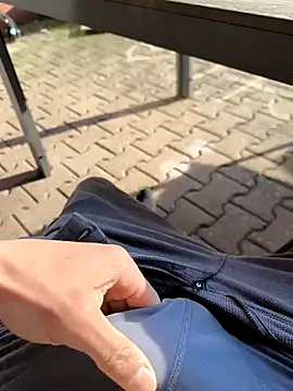 Snapshot of Kevoon991 chatting on 03/09/25, 03:05 Kevoon991 online show from 03/09/25, 03:05