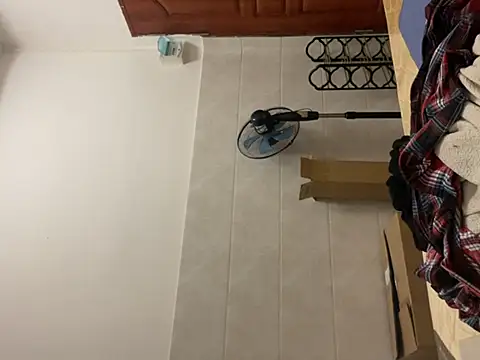 Snapshot of zqq5522 chatting on 02/02/25, 10:35 zqq5522 online show from 02/02/25, 10:35