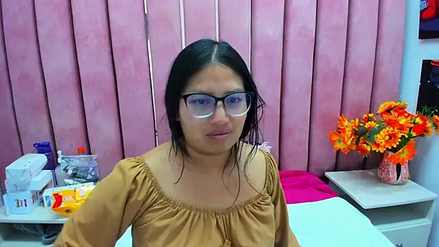 Snapshot of Miaa_Smiith_ chatting on 11/14/25, 02:54 Miaa Smiith online show from 11/14/25, 02:54