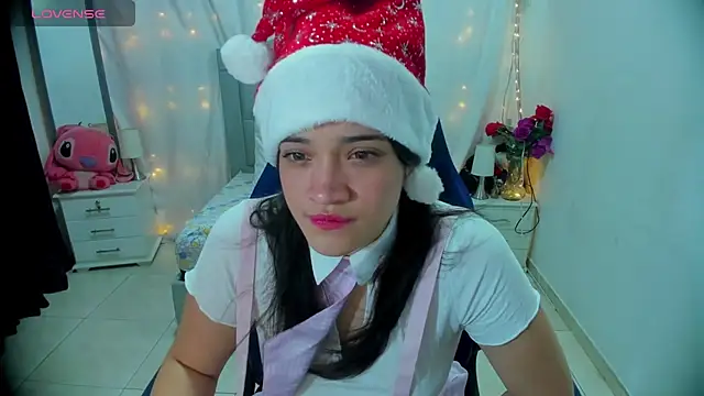 Snapshot of Alison_girl20 chatting on 12/23/24, 08:03 Alison girl20 online show from 12/23/24, 08:03
