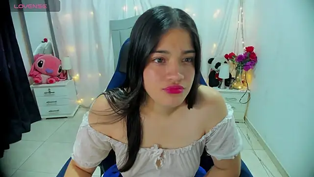 Snapshot of Alison_girl20 chatting on 12/27/24, 07:57 Alison girl20 online show from 12/27/24, 07:57