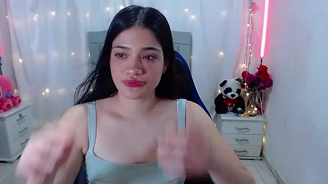 Snapshot of Alison_girl20 chatting on 03/10/25, 08:12 Alison girl20 online show from 03/10/25, 08:12