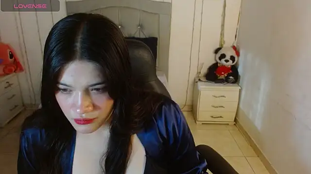 Snapshot of Alison_girl20 chatting on 10/17/25, 09:06 Alison girl20 online show from 10/17/25, 09:06