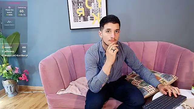 Snapshot of Jacob_Rodriguez11 chatting on 12/20/24, 04:53 Jacob Rodriguez11 online show from 12/20/24, 04:53