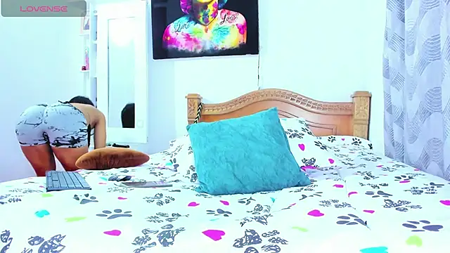 Emmy cole  online show from 03/14/25, 08:28