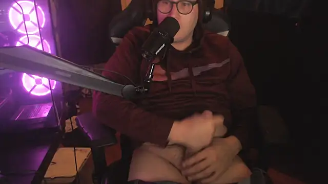 chicostick413 online show from 11/14/25, 03:38