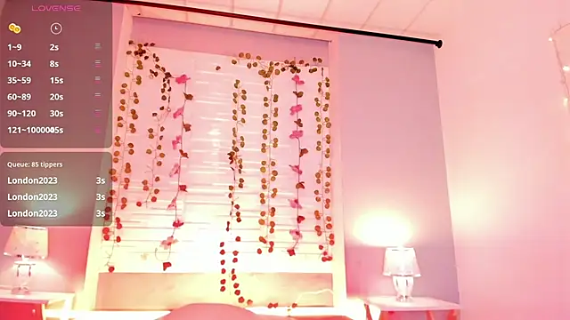 Snapshot of KylieMaxwell chatting on 02/01/25, 02:16 KylieMaxwell online show from 02/01/25, 02:16
