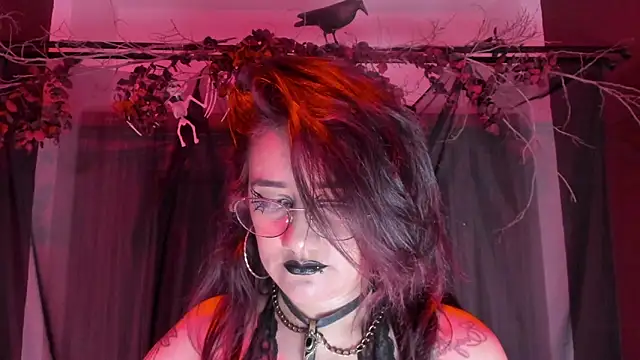 Snapshot of KylieMaxwell chatting on 10/22/25, 08:08 KylieMaxwell online show from 10/22/25, 08:08
