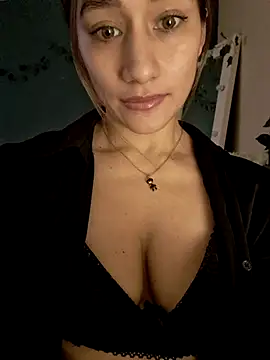 Snapshot of Bckystonee chatting on 03/05/25, 08:00 Bckystonee online show from 03/05/25, 08:00