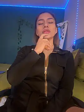 Snapshot of Bckystonee chatting on 09/19/25, 06:04 Bckystonee online show from 09/19/25, 06:04