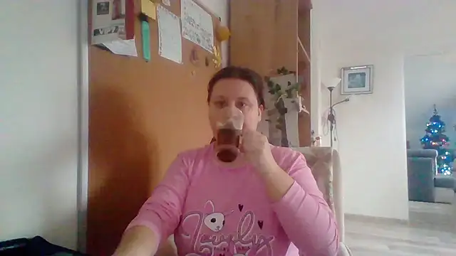 Snapshot of ReifeVenna chatting on 12/12/24, 10:13 ReifeVenna online show from 12/12/24, 10:13