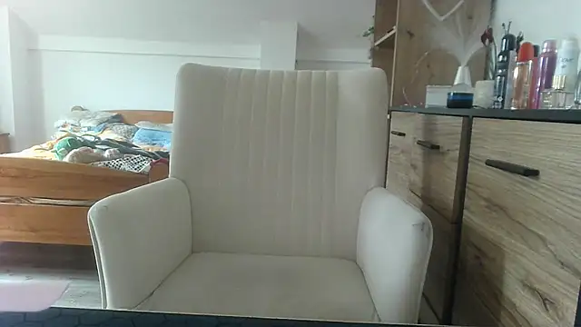 Snapshot of ReifeVenna chatting on 02/04/25, 10:00 ReifeVenna online show from 02/04/25, 10:00