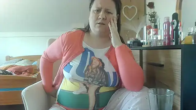 Snapshot of ReifeVenna chatting on 02/22/25, 08:18 ReifeVenna online show from 02/22/25, 08:18