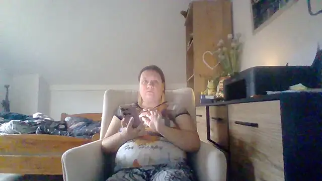 Snapshot of ReifeVenna chatting on 09/28/25, 03:06 ReifeVenna online show from 09/28/25, 03:06