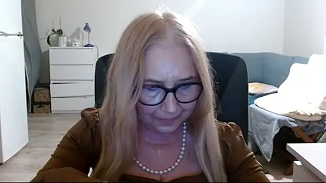 sofia xkiss online show from 02/23/25, 05:50