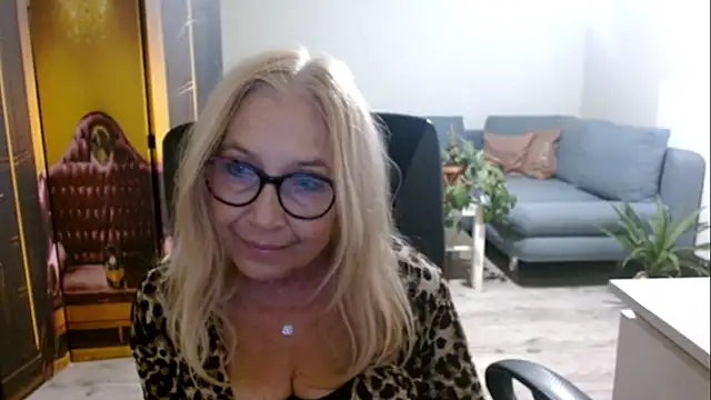 sofia xkiss online show from 10/27/25, 02:43